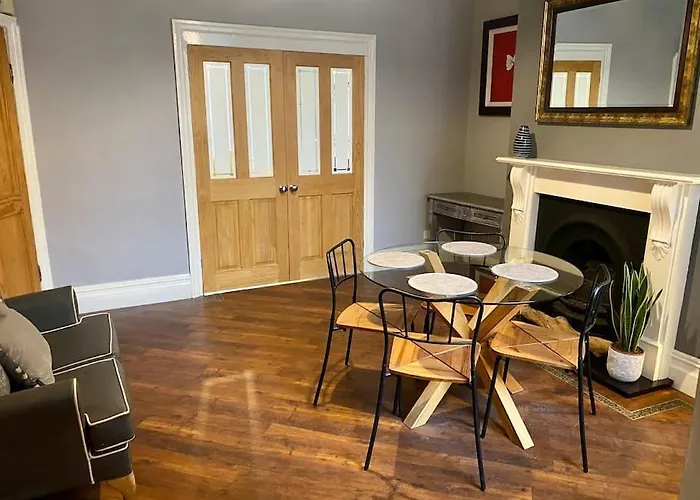 Spacious, Cosy 3 Bedroom House In Preston.