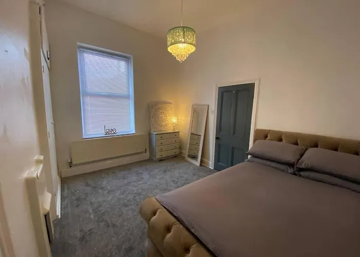 Spacious, Cosy 3 Bedroom House In Preston.